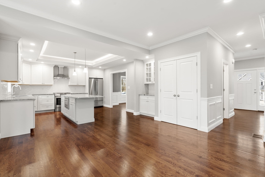 11 Coventry Ln