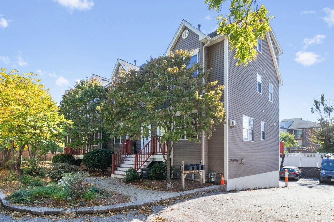 25 Hastings Ave 3