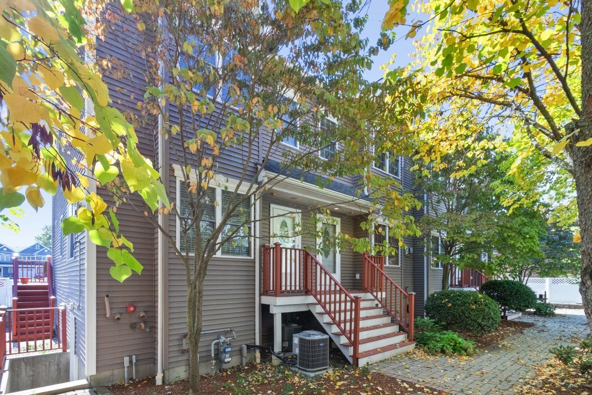 25 Hastings Ave 3