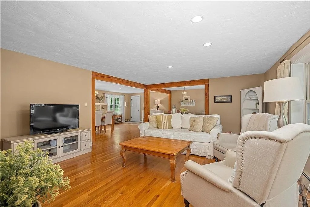 64 Old Elm Way