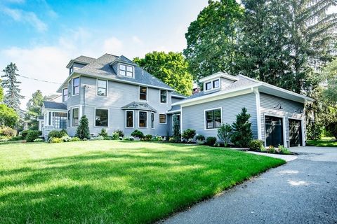 18 Wolcott Ave Andover MA 01810