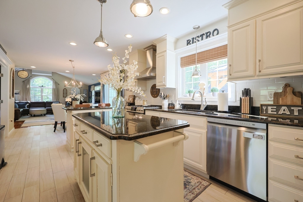 16 Judith Cir
