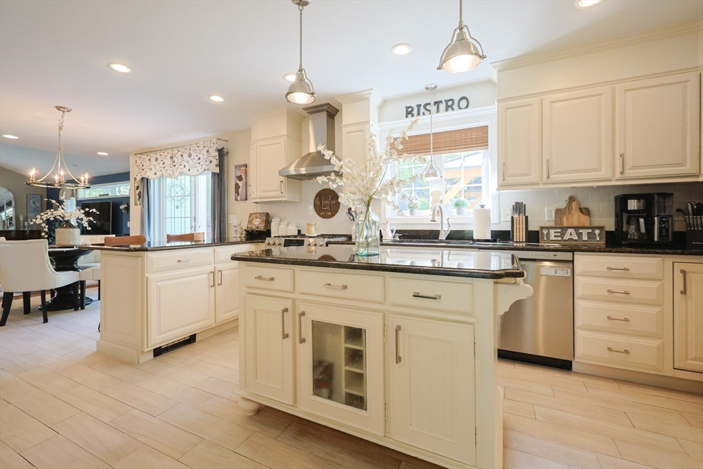 16 Judith Cir
