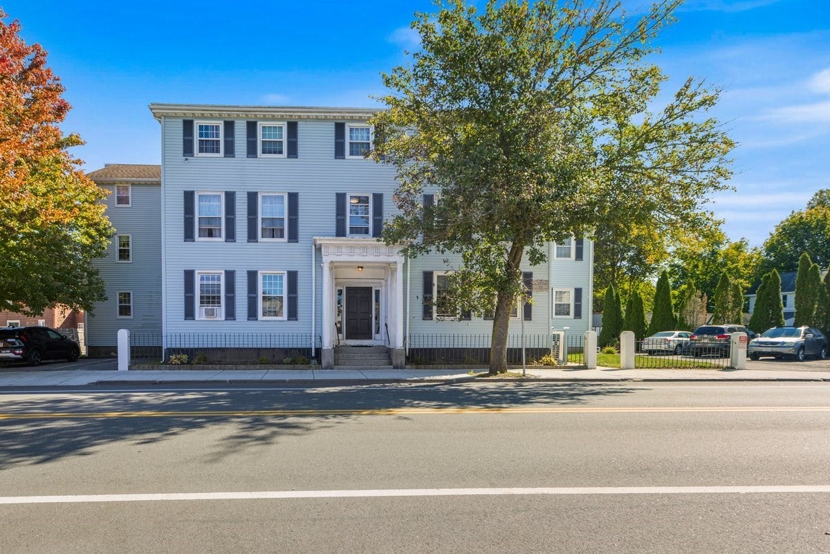 Photo of 75 Cabot St, Beverly, MA