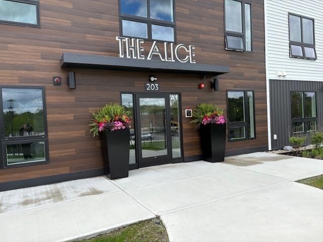 203 Lowell Street 116