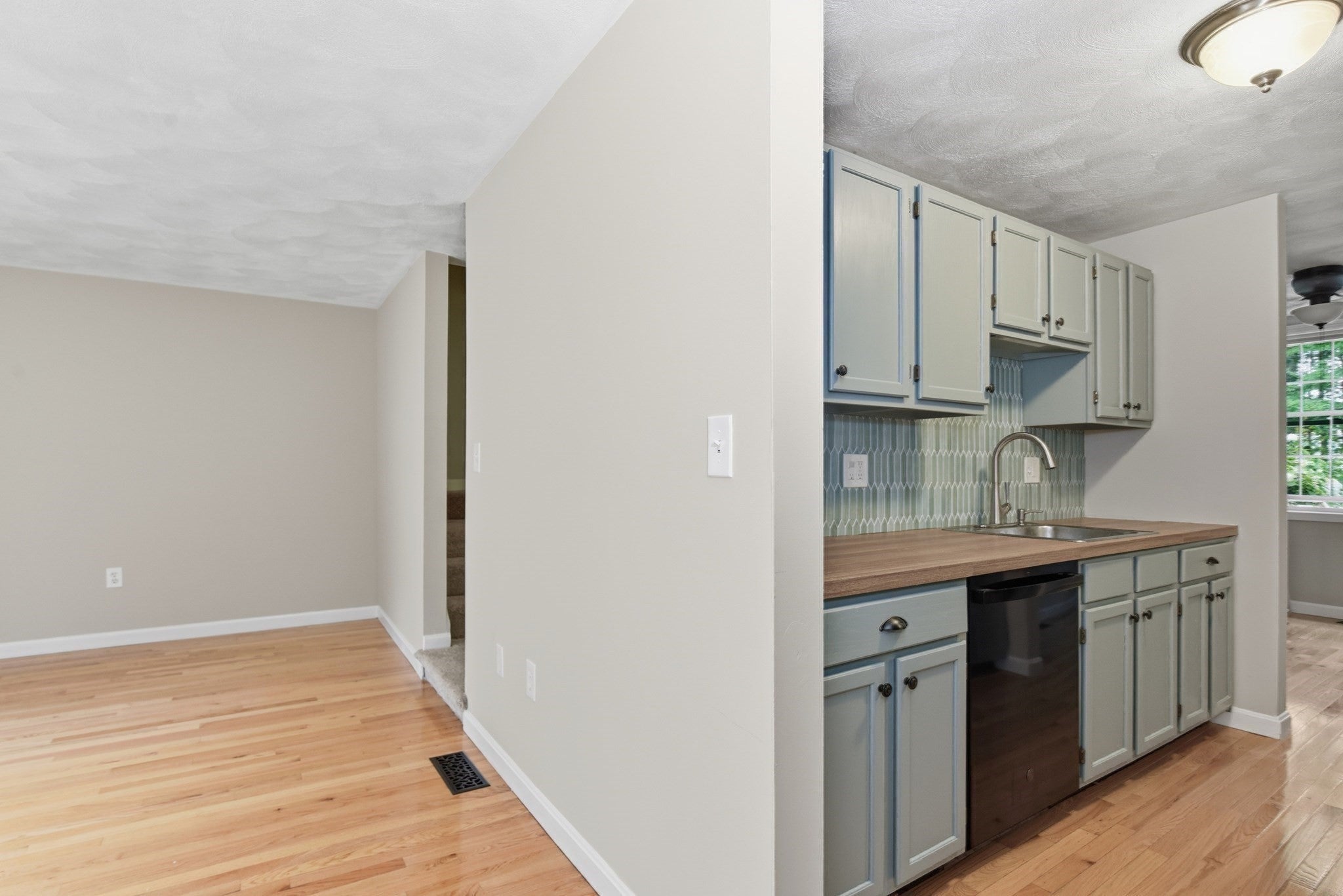 126 Patrick Rd #126, Tewksbury, MA, 126 Patrick Rd #126, Tewksbury, MA Photo #16