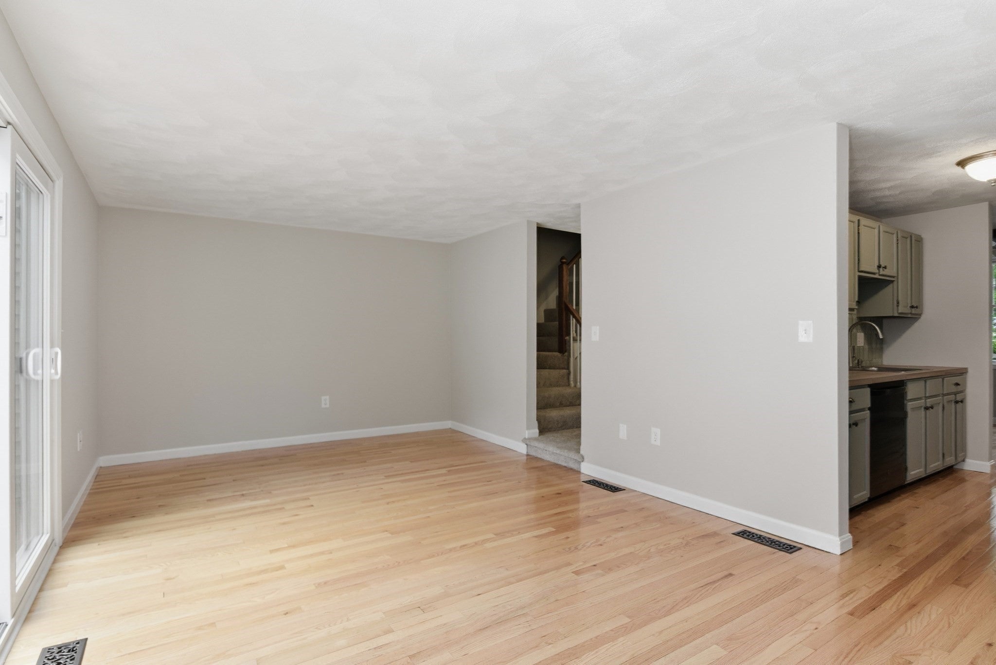 126 Patrick Rd #126, Tewksbury, MA, 126 Patrick Rd #126, Tewksbury, MA Photo #19