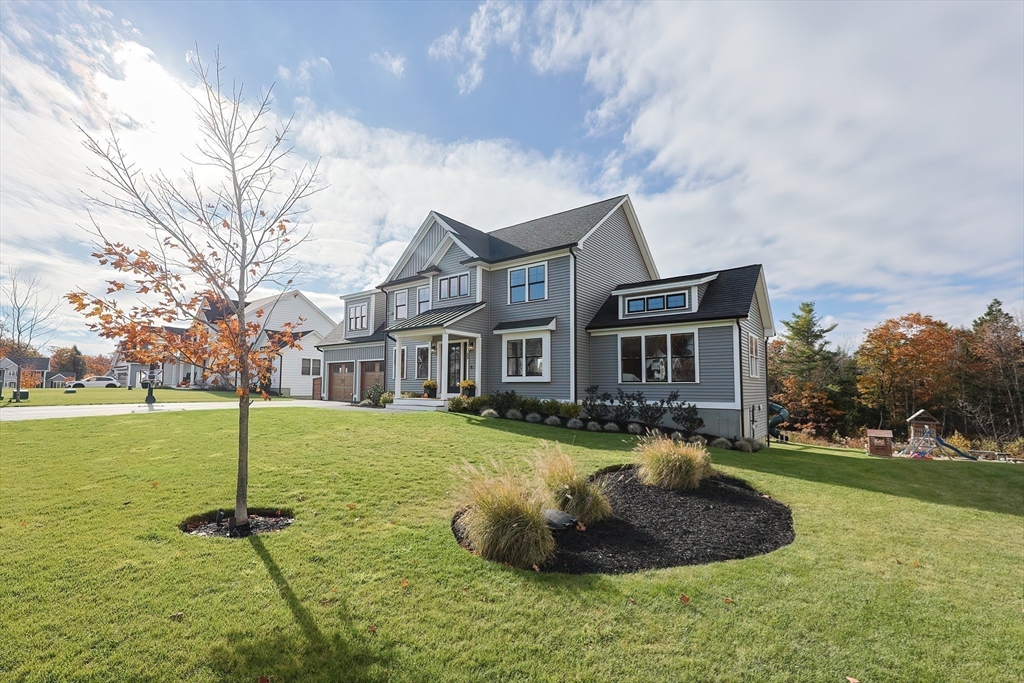 11 Lighthouse Ln