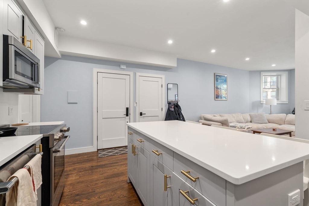 520 Beacon St 1C
