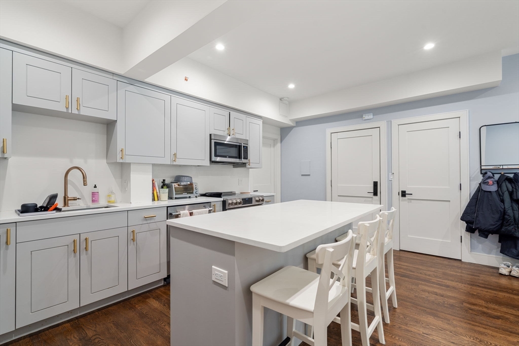 520 Beacon St 1C