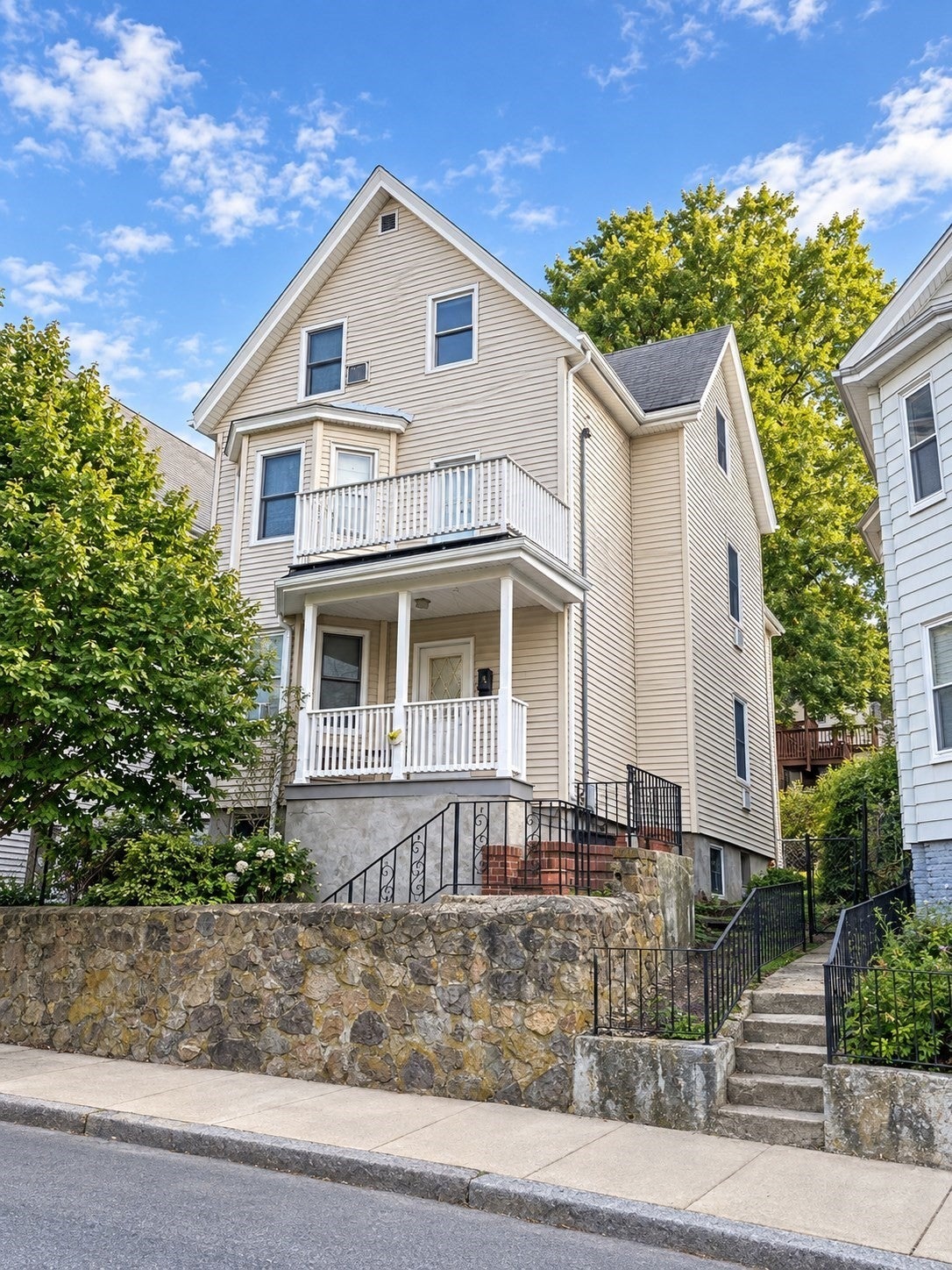 Photo of 96 Hudson St, Somerville, MA