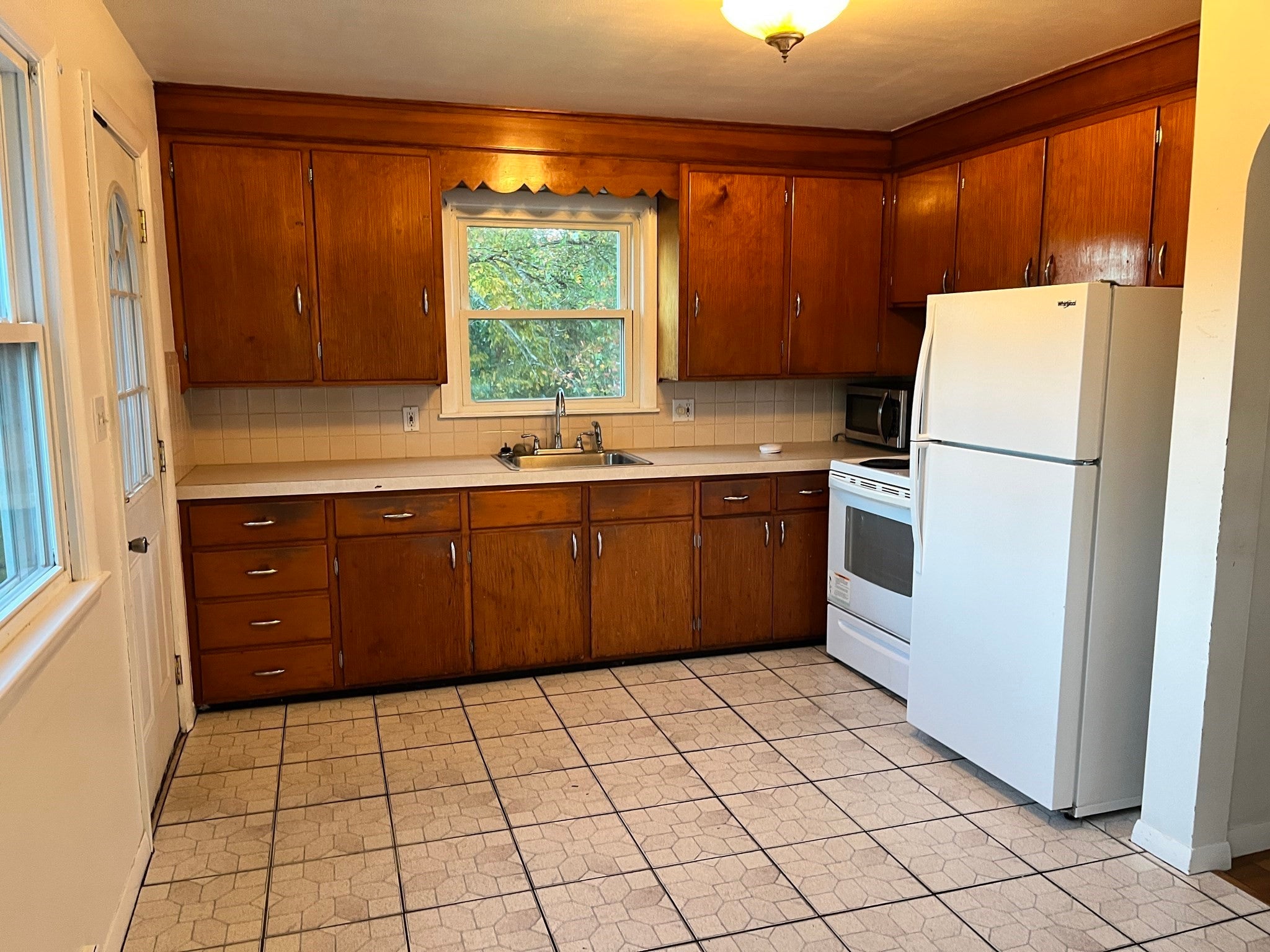 41 Dudley Ave, Northbridge, MA, 41 Dudley Ave, Northbridge, MA Photo #4
