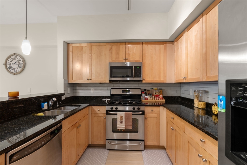 550 Pleasant St 307