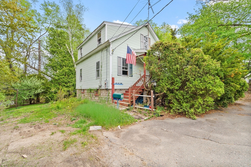 13 Riverbank Road