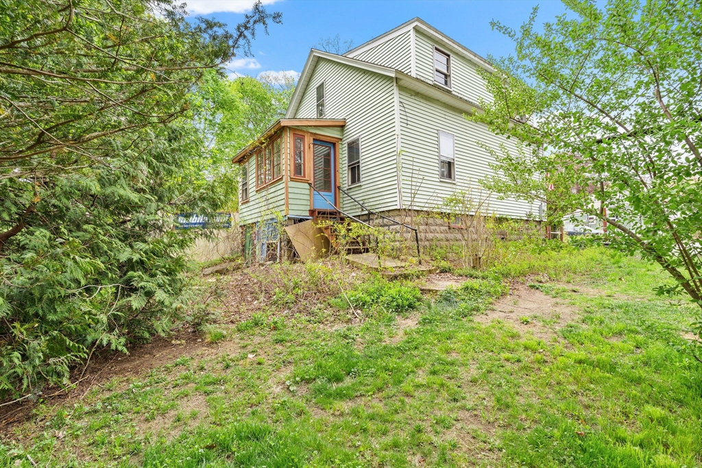 13 Riverbank Road