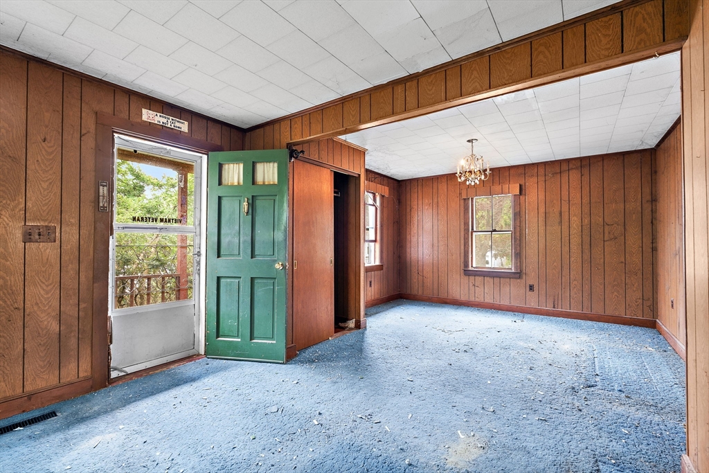 13 Riverbank Road