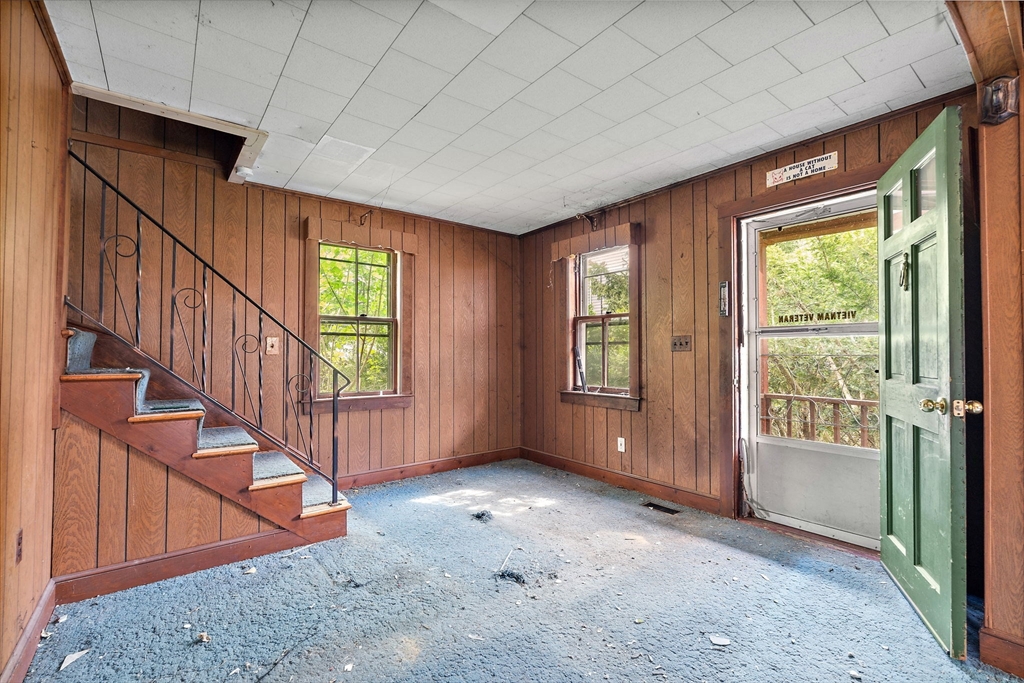 13 Riverbank Road