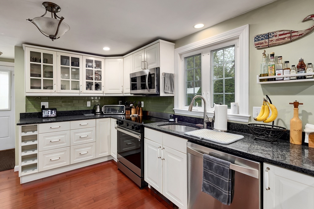 15 Palmer Rd, Beverly, MA Photo #4
