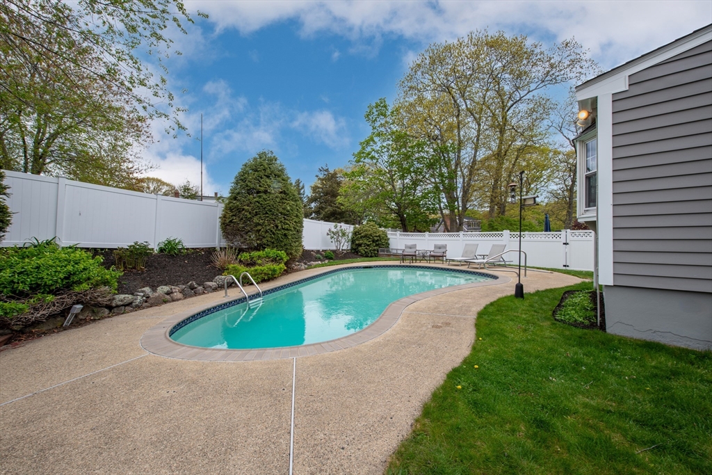 15 Palmer Rd, Beverly, MA Photo #26
