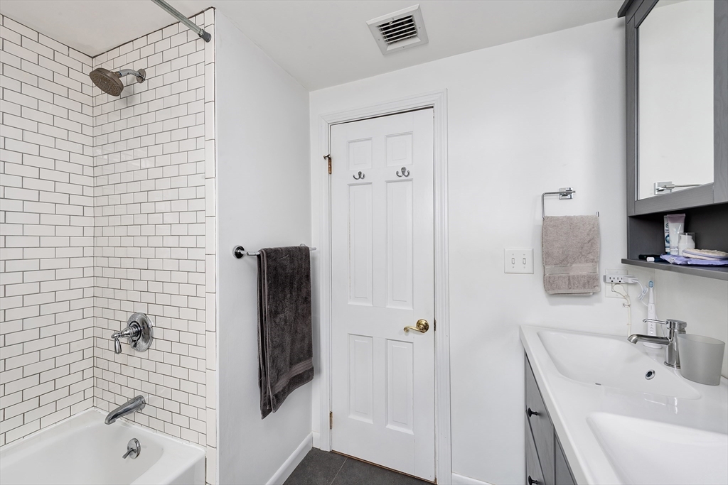 15 Palmer Rd, Beverly, MA Photo #18