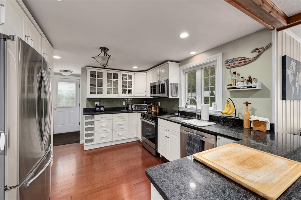 15 Palmer Rd, Beverly, MA Photo #3
