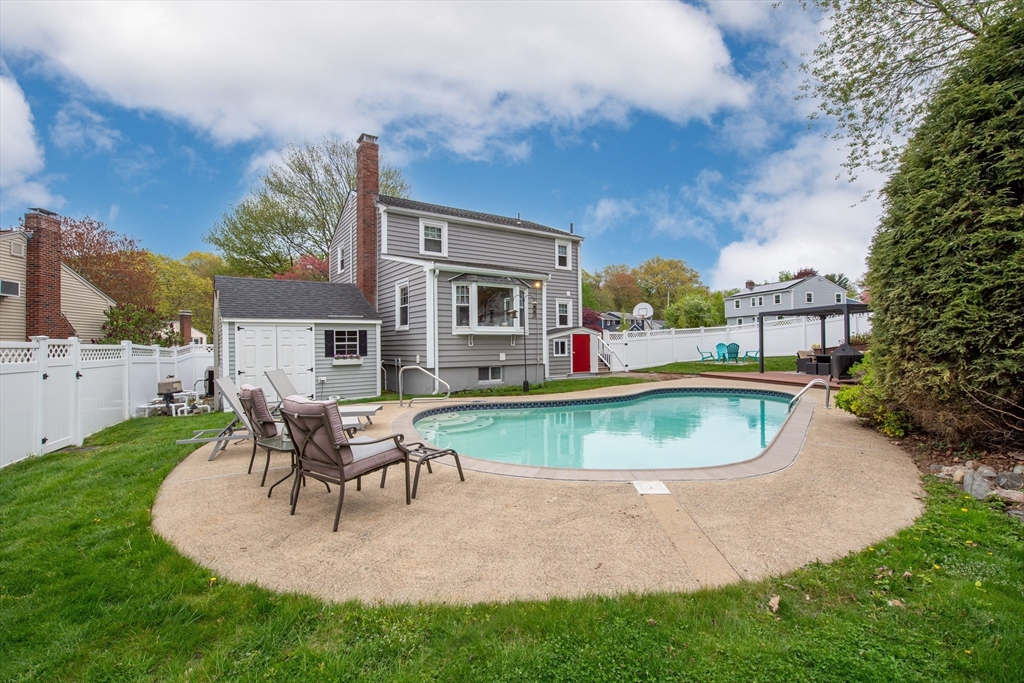 15 Palmer Rd, Beverly, MA Photo #2