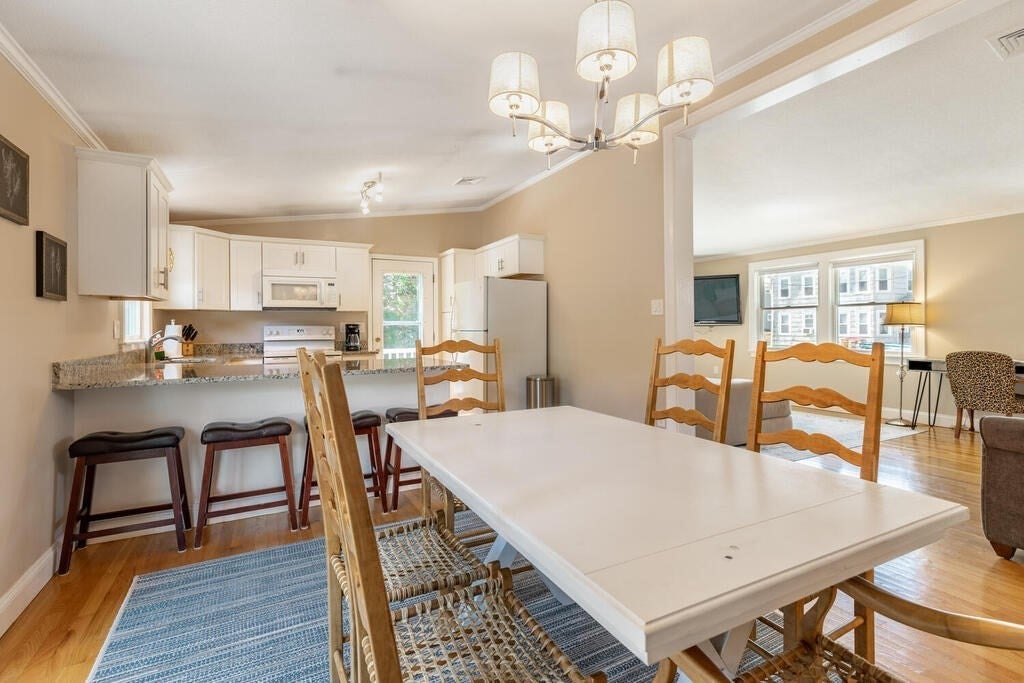 10 Railroad Ave 1