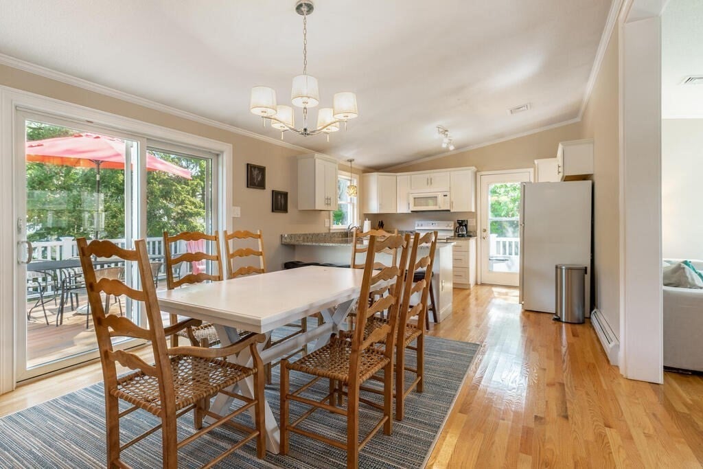 10 Railroad Ave 1