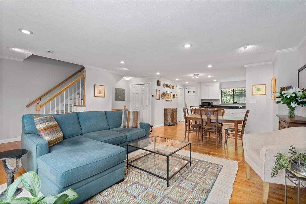 282 Mount Auburn 282