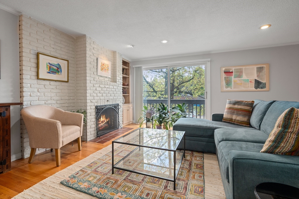 282 Mount Auburn 282