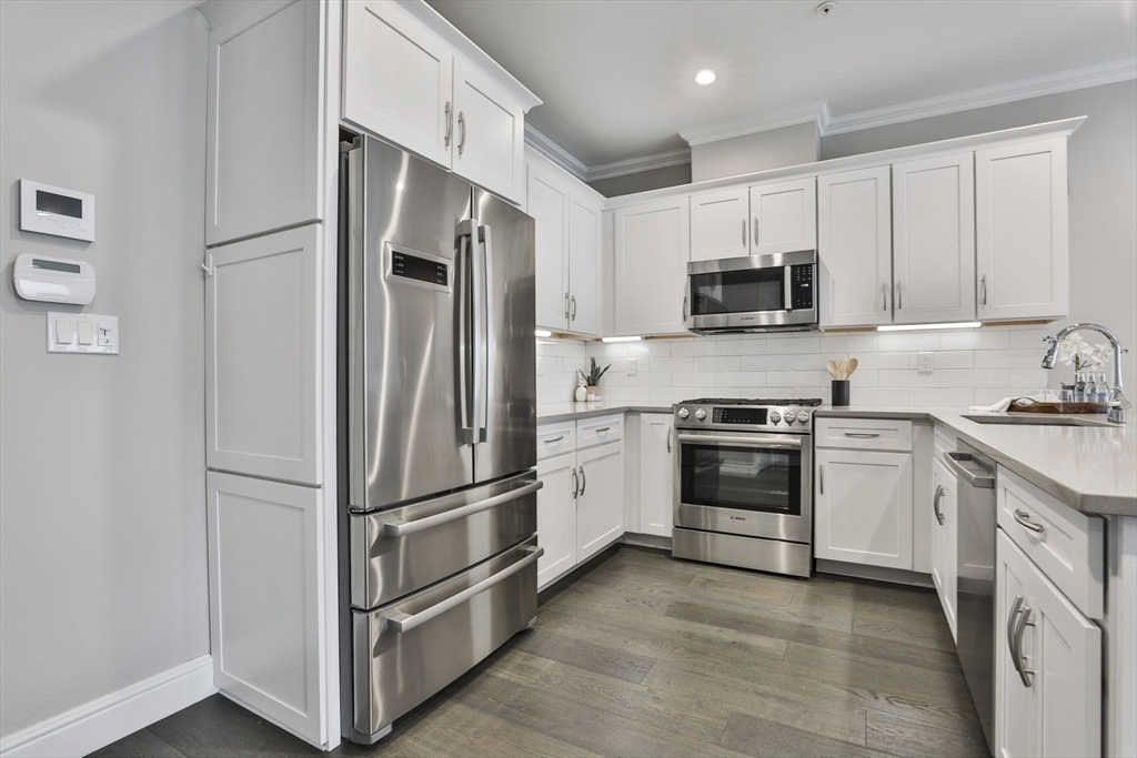 175 North Ave 215