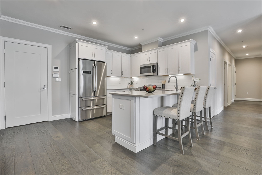 175 North Ave 215