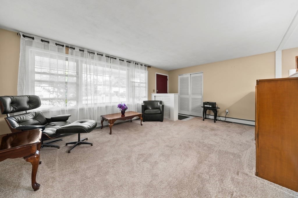 6 Antrim Rd