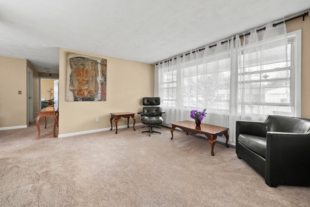 6 Antrim Rd