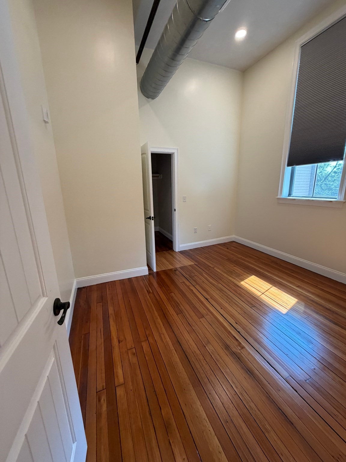 Photo 4 Photo 4