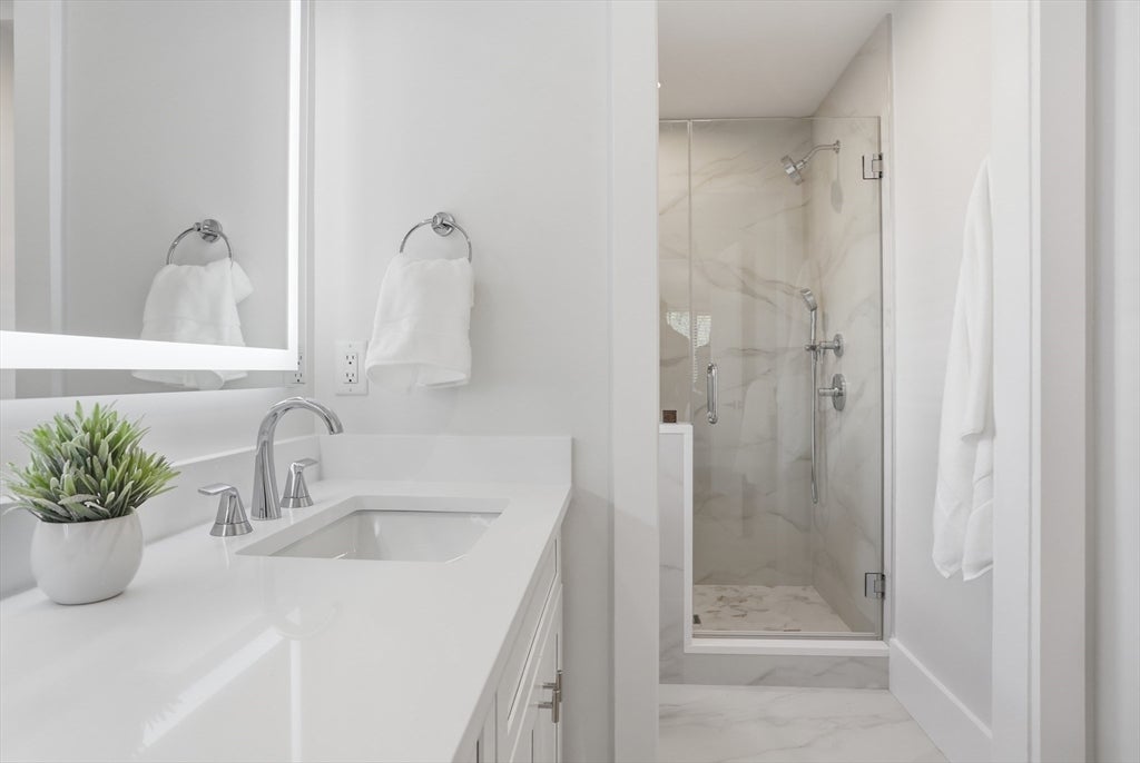 36 Loomis #203, Bedford, MA, 36 Loomis #203, Bedford, MA Photo #8