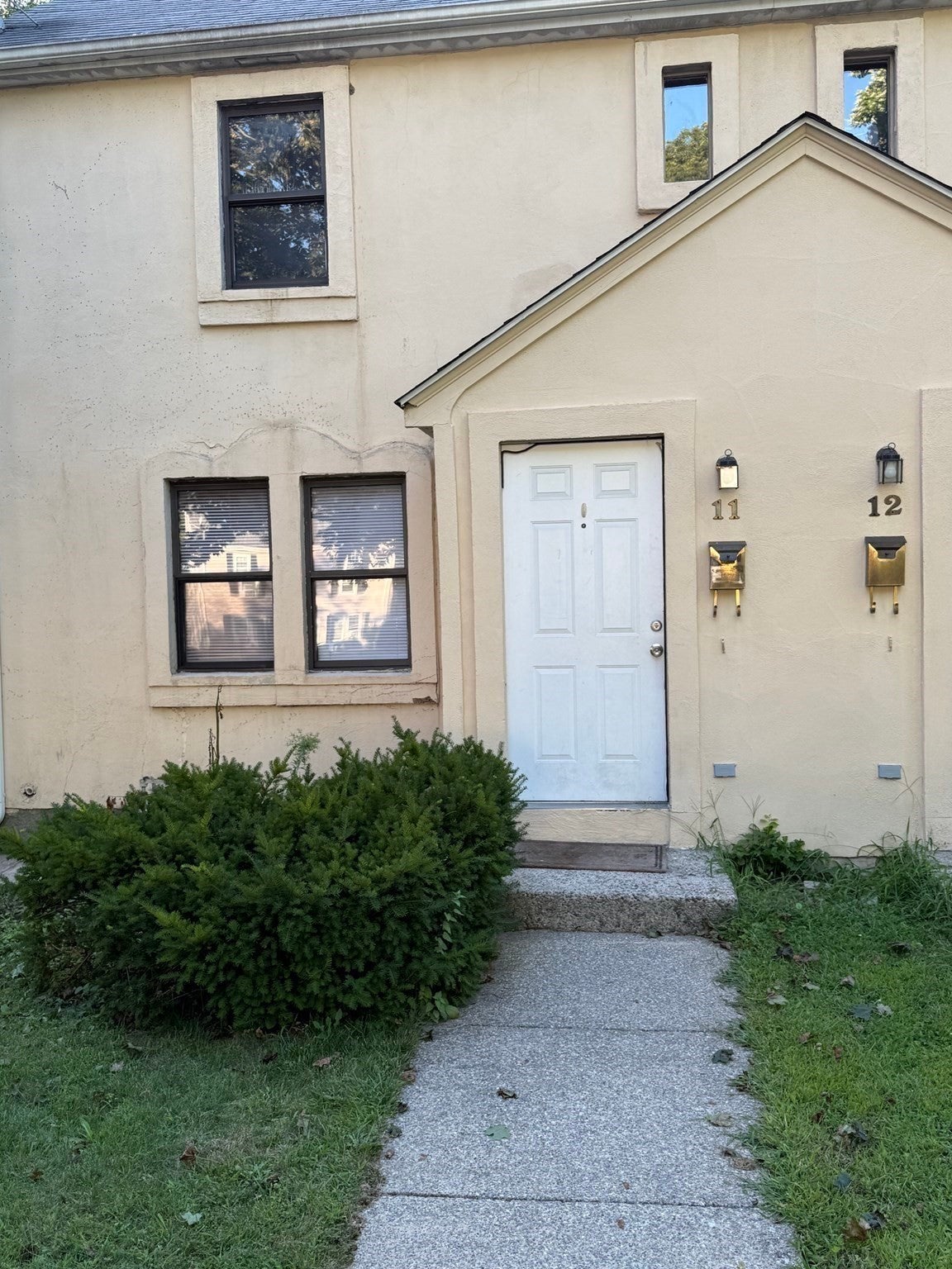 Photo of 11 Brownell Cir, Worcester, MA