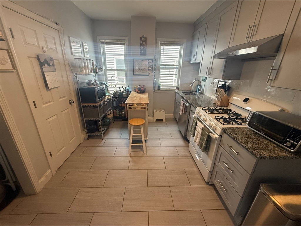 29 Waverly St 1
