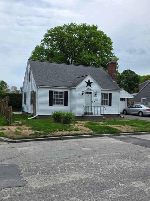 Photo of 19 Calumet Ave, Worcester, MA 01606 (MLS # 73524289)