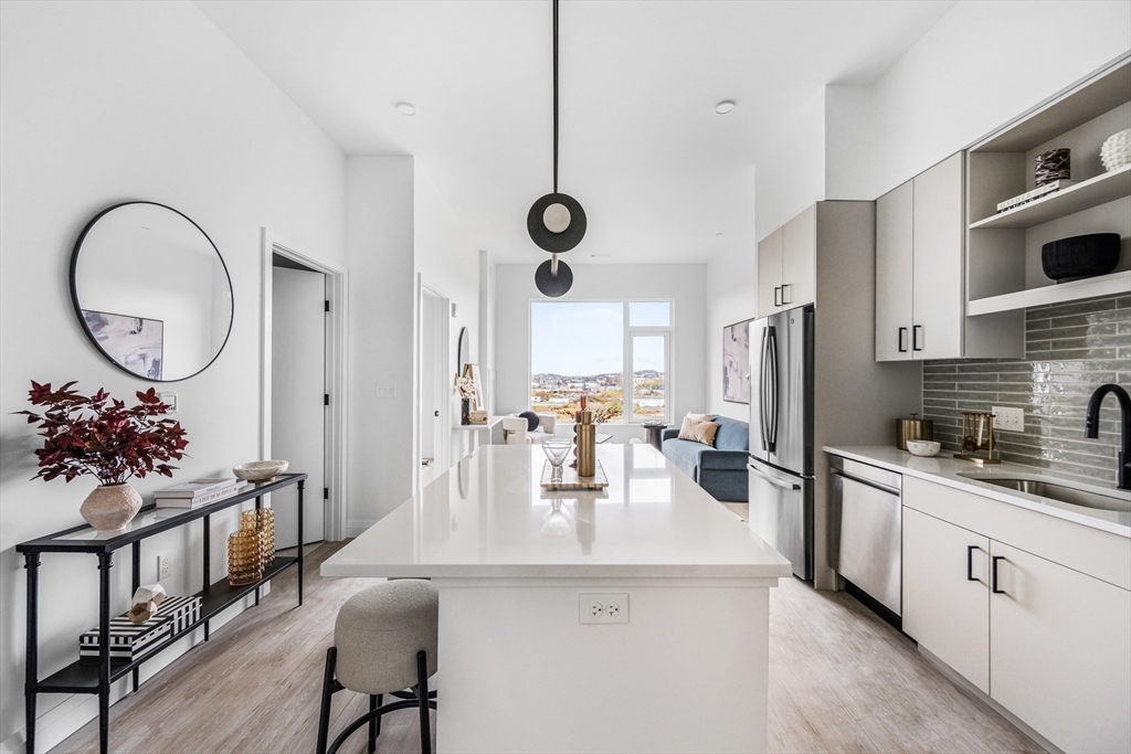 93 Bennington St 505