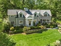 17 Hawthorne Ln