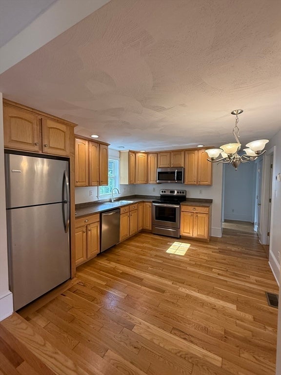 20 Alma Rd, Burlington, MA, 20 Alma Rd, Burlington, MA Photo #10