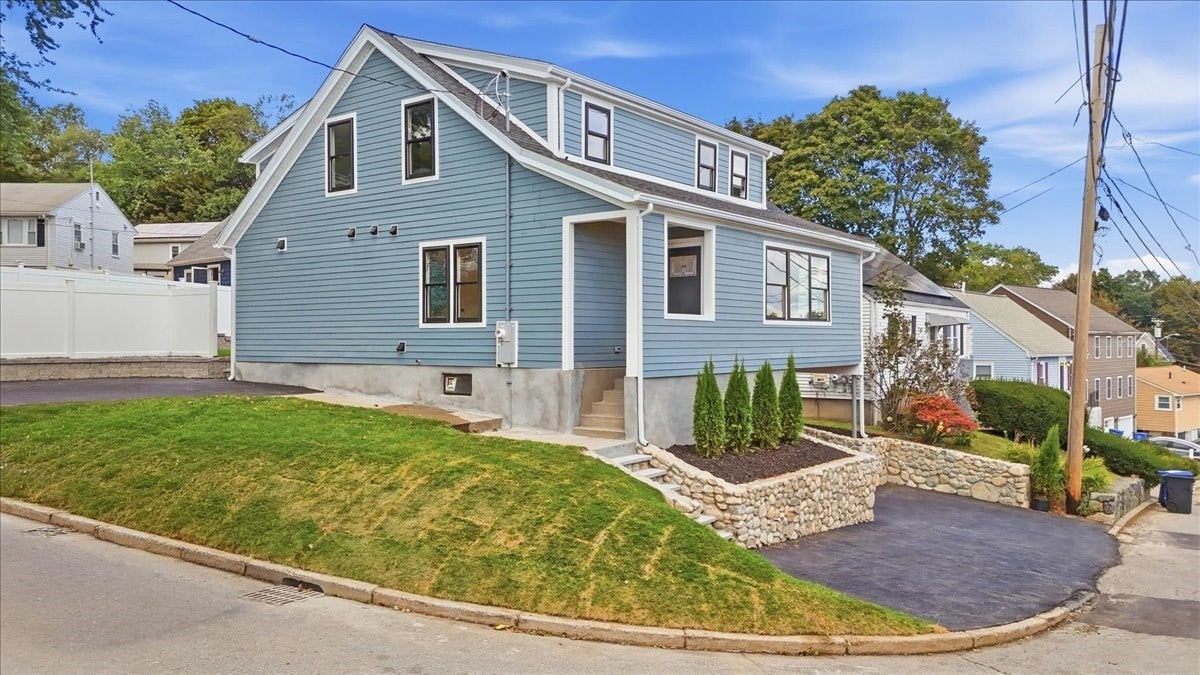 19 Montview Ave