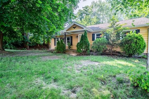 126 Casino Ave Chicopee MA 01013