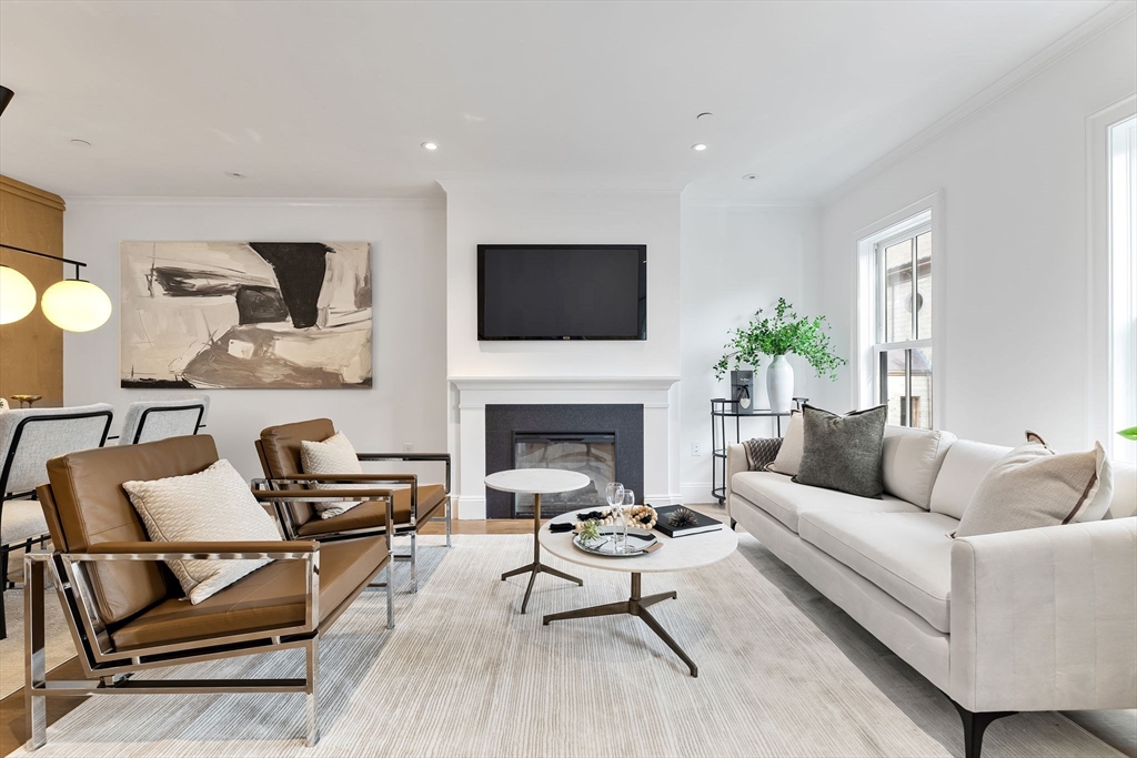 253 W. 3rd St