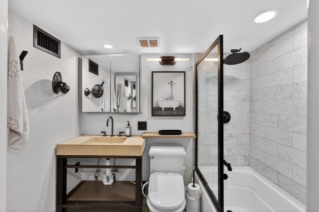 12 Hereford ST #2, Boston, MA Photo #19