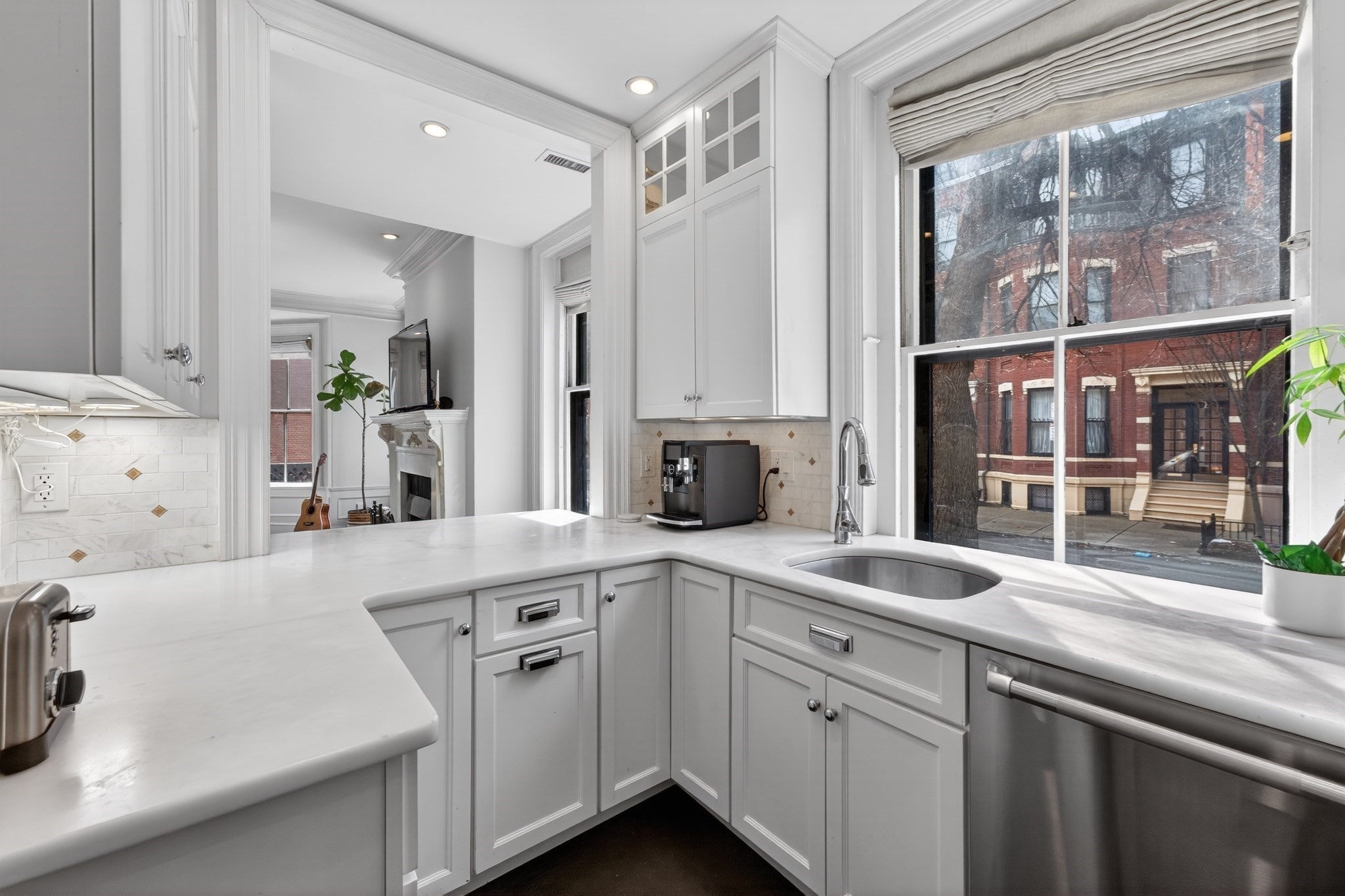 Click for 12 Hereford ST #2, Boston, MA slideshow Click for 12 Hereford ST #2, Boston, MA slideshow