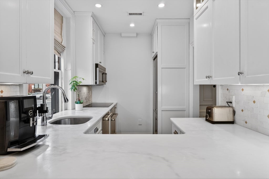 12 Hereford ST #2, Boston, MA Photo #6