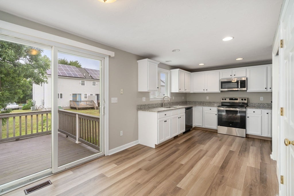 28 Harriet Thayer Dr #28, Attleboro, MA Photo #5