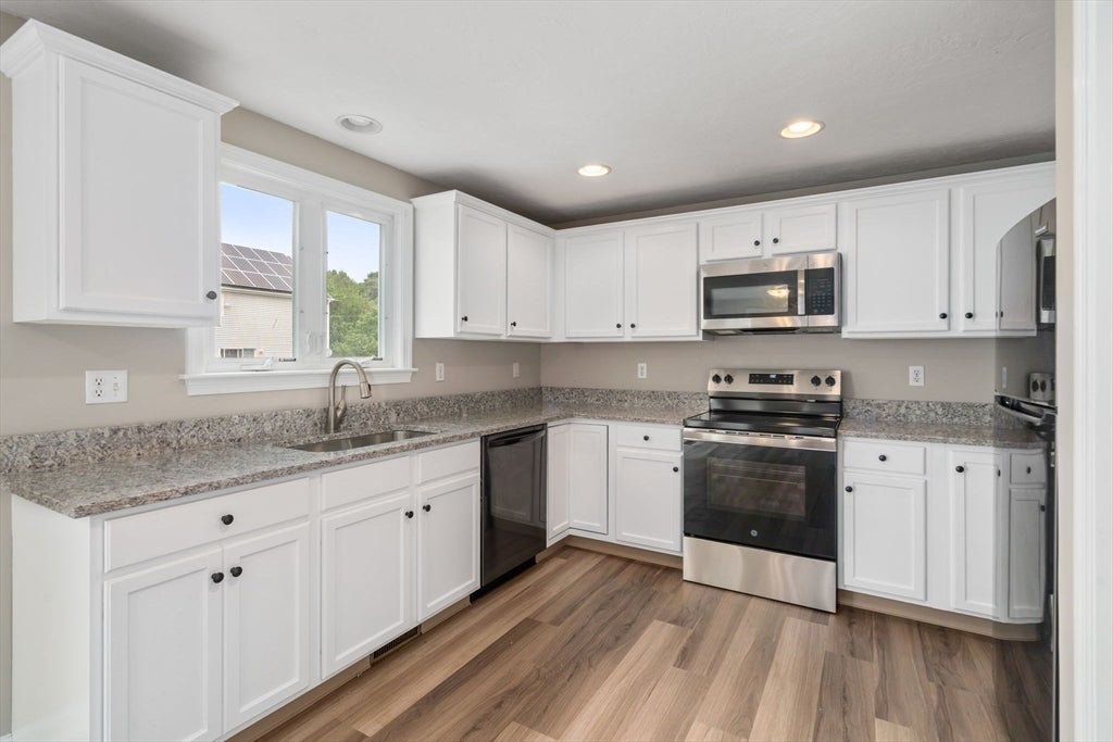 28 Harriet Thayer Dr #28, Attleboro, MA Photo #6